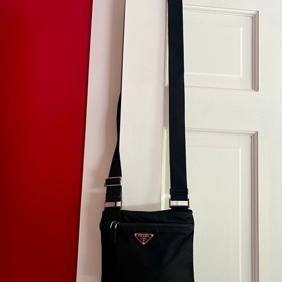 Authentic Prada Tessuto Nylon Crossbody Handbag EUC - Picture 7 of 12